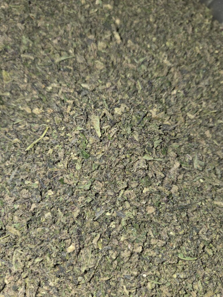 Pre-Grounded Trim/Shake | Peach Haze Living Soil - THCa 30.056% : Terpenes 1.670% - Sativa