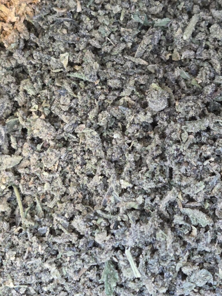 Pre-Grounded Trim/Shake | Acapulco Gold Living Soil - THCa 29.980% : Terpenes 1.230% - Sativa